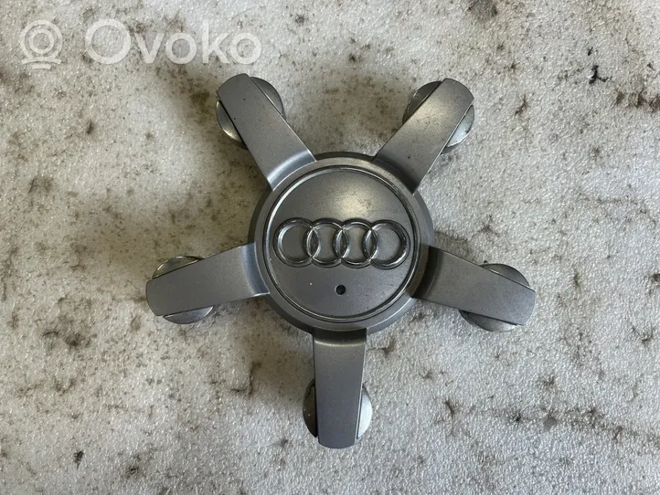 Audi Q7 4L Mozzo/copricerchi/borchia della ruota R12 4L0601165D