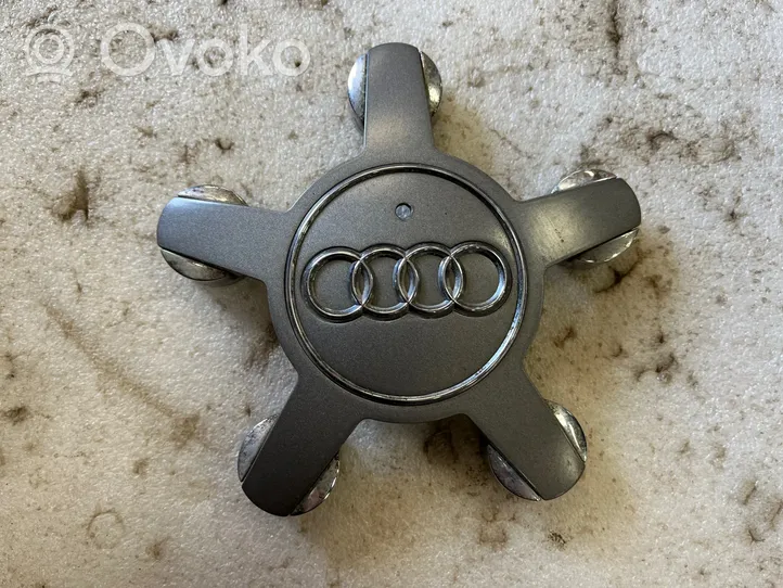 Audi A6 S6 C6 4F Mozzo/copricerchi/borchia della ruota R12 4F0601165