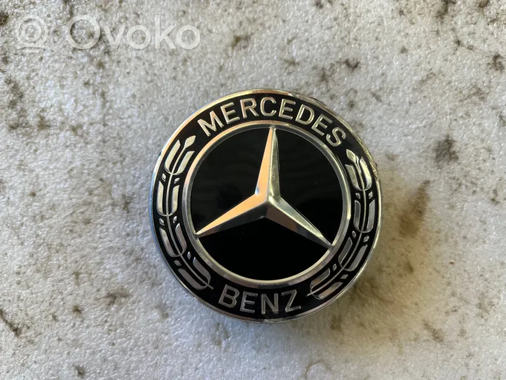 Mercedes-Benz C W205 Mozzo/copricerchi/borchia della ruota R12 A2224002100