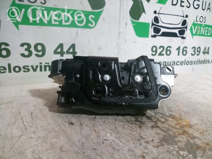 Volkswagen Jetta I Serratura portiera anteriore 5K1837016E