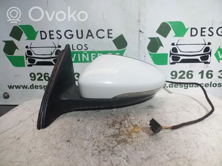 Volkswagen Jetta I Front door electric wing mirror 20175001