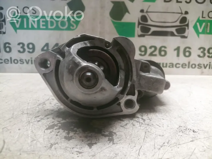 Volkswagen PASSAT Starter motor 068911024G