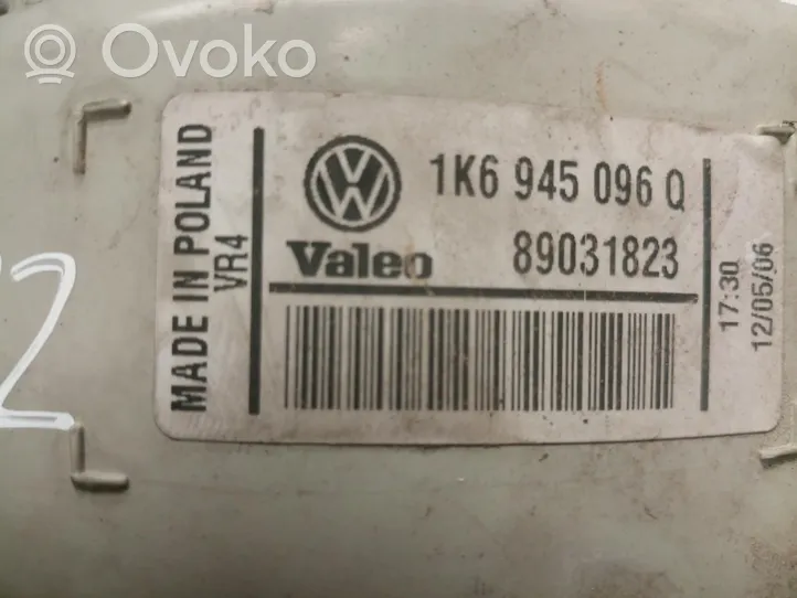 Volkswagen Golf V Lampa tylna 1K6945096Q