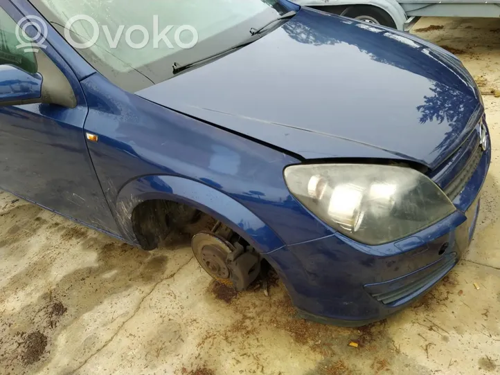 Opel Astra H Etulokasuojan reuna 