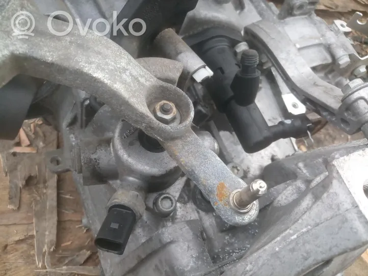 Volkswagen PASSAT Manual 5 speed gearbox CBDC