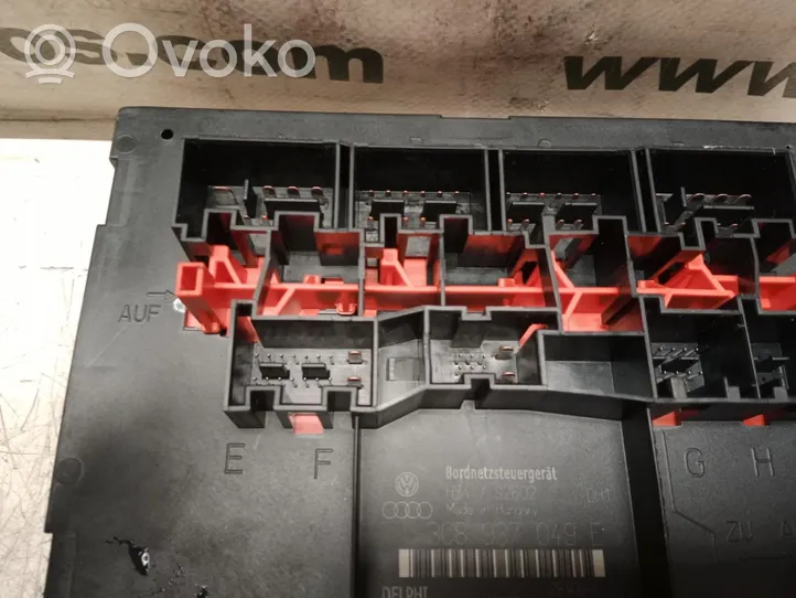 Volkswagen PASSAT Module de fusibles 3C8937049E