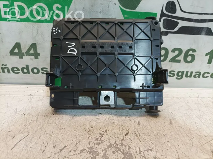 Peugeot 206+ Module de fusibles 9643498980