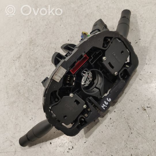 Renault Megane II Leva/interruttore dell’indicatore di direzione e tergicristallo 820021645928