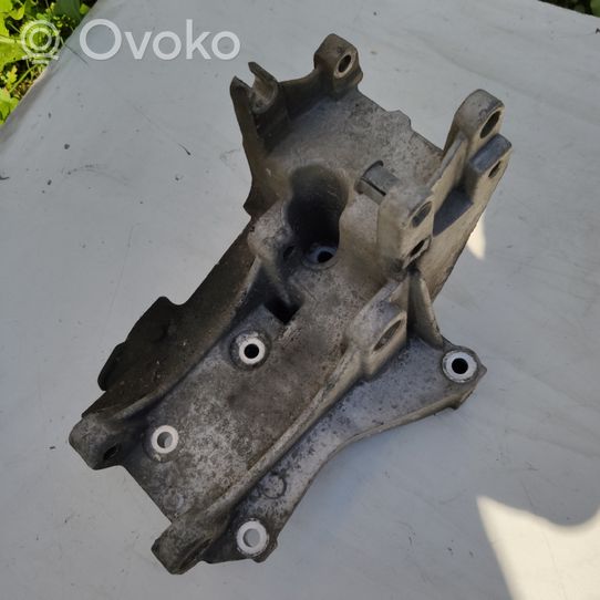 Citroen C8 Support de générateur / alternateur 9643834880