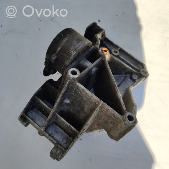 Citroen C8 Support de générateur / alternateur 9643834880