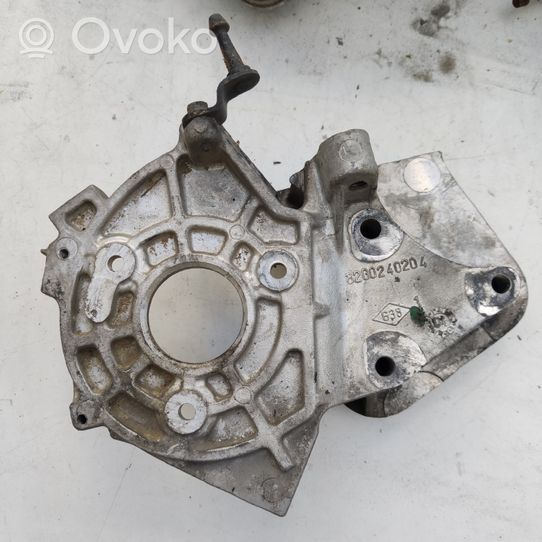 Renault Megane II Uchwyt / Mocowanie pompy paliwa 8200240204