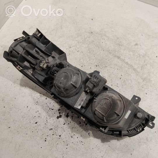 Volvo S60 Lampa przednia 89007870