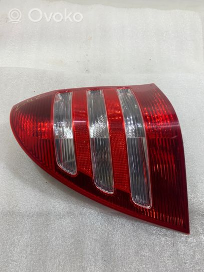 Mercedes-Benz C W203 Lampa tylna UL03313L