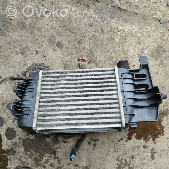 Toyota Yaris Chłodnica powietrza doładowującego / Intercooler 1240701221