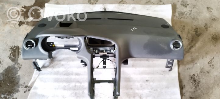 Peugeot 5008 Panel de instrumentos 9685506177