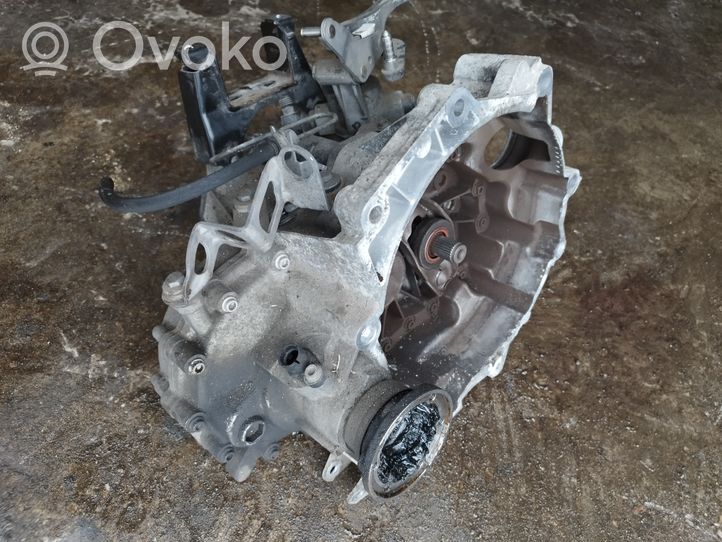 Volkswagen Polo IV 9N3 Mechaninė 5 pavarų dėžė JJL