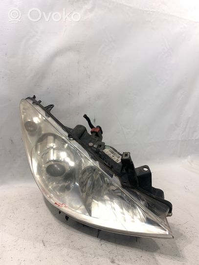 Peugeot 307 CC Lampa przednia 9681832280