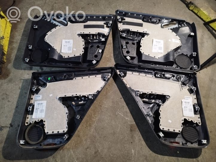 Volkswagen Tiguan Set di rivestimento del pannello della portiera 