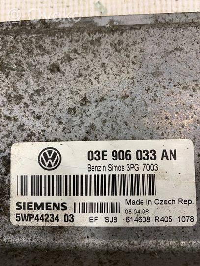 Skoda Fabia Mk2 (5J) Calculateur moteur ECU 03E906033AN