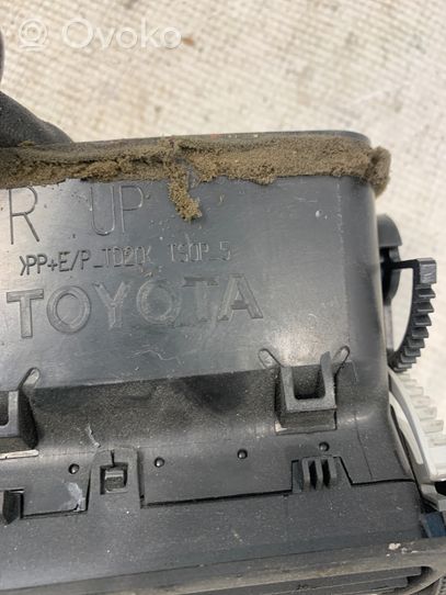 Toyota Corolla E120 E130 Kojelaudan sivutuuletussuuttimen kehys TS0P5