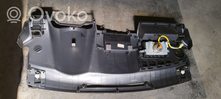 Toyota Corolla Verso AR10 Tableau de bord 553020F010