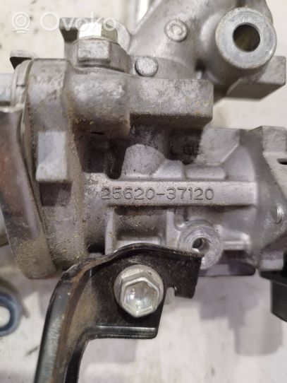 Toyota Auris E180 EGR-venttiili/lauhdutin 2562037120