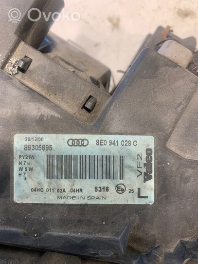 Audi A4 S4 B6 8E 8H Phare frontale 8E0941029C