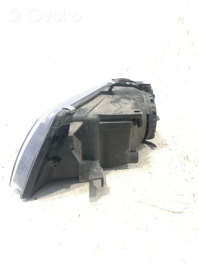 Mitsubishi Carisma Lampa przednia 082141157R