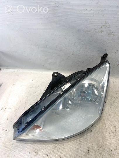 Ford Focus Lampa przednia 0374D