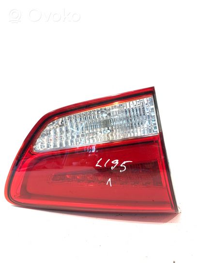 KIA Carens III Lampy tylnej klapy bagażnika 92403A4110