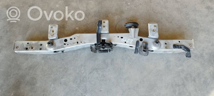 Toyota Auris 150 Panel mocowania chłodnicy / góra 98318