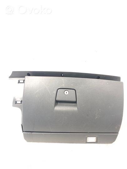 Volvo V50 Glove box 9123248