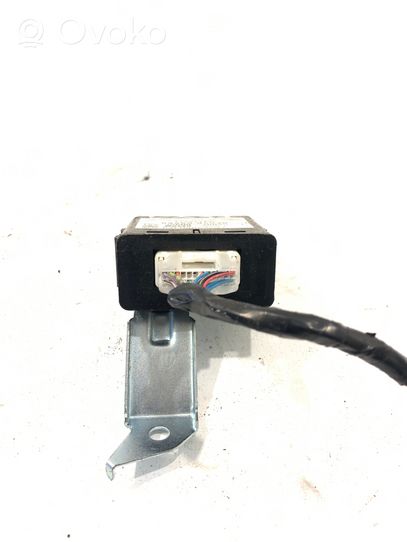 Toyota Avensis T250 Light module LCM 8996005030