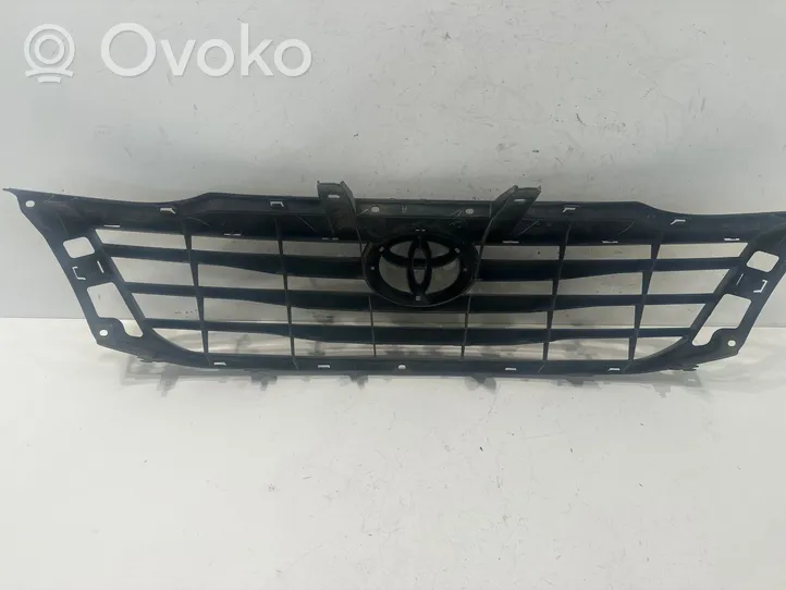 Toyota Hilux (AN10, AN20, AN30) Rejilla superior del radiador del parachoques delantero 531110k480