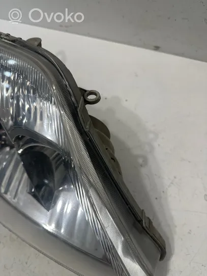 Toyota Corolla E120 E130 Lampa przednia 