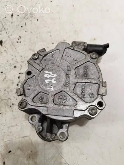 Volkswagen PASSAT B7 Vacuum pump 03L145100