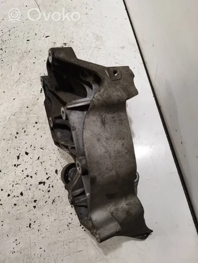 BMW 3 E90 E91 Generator/alternator bracket 7802639