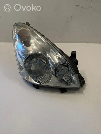 Toyota Corolla Verso E121 Lampa przednia 