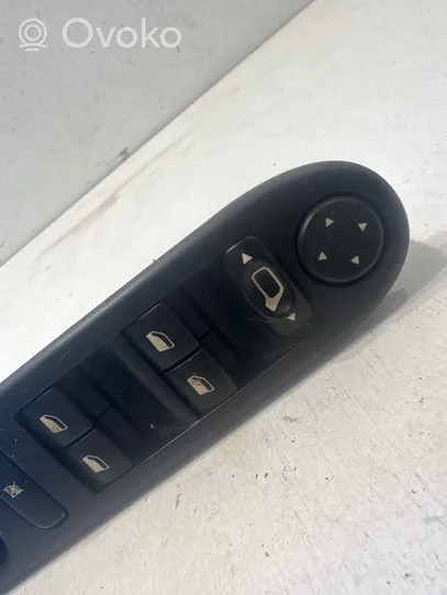 Peugeot 307 Electric window control switch 96531124XT