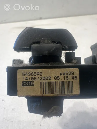 Toyota Avensis T220 Interruttore di controllo dell’alzacristalli elettrico 54365A0