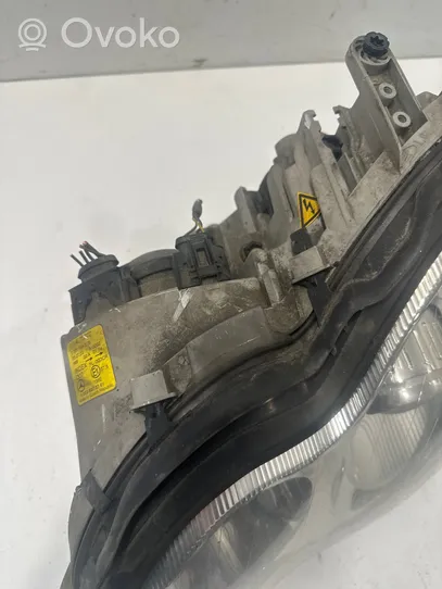 Mercedes-Benz C W203 Lampa przednia A2038203761