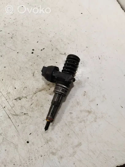 Volkswagen Golf V Injecteur de carburant 038130073bn