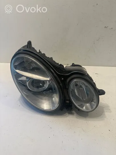 Mercedes-Benz E W211 Lampa przednia 15436001