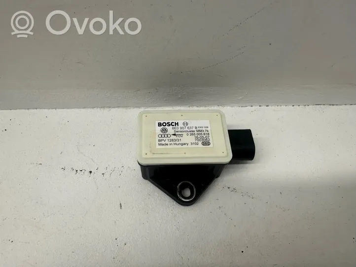 Audi A6 S6 C6 4F ESP (elektroniskās stabilitātes programmas) sensors (paātrinājuma sensors) 8E0907637B