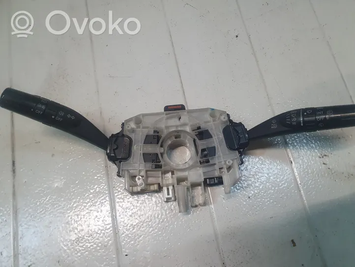 Subaru Outback Leva/interruttore dell’indicatore di direzione e tergicristallo 