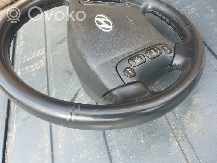 Hyundai Santa Fe Steering wheel 