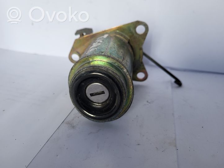 Opel Tigra A Tailgate exterior lock 90387850