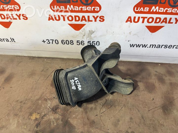 Opel Astra J Ohjaamon sisäilman ilmakanava 13337772