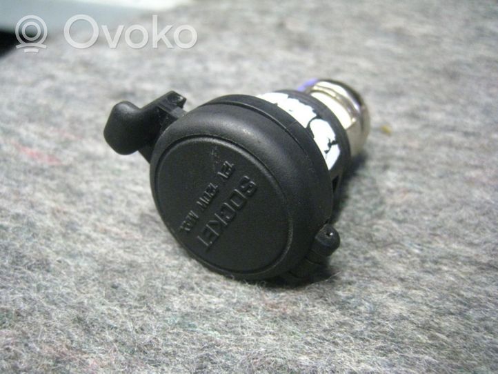 Honda CR-V Cigarette lighter front 