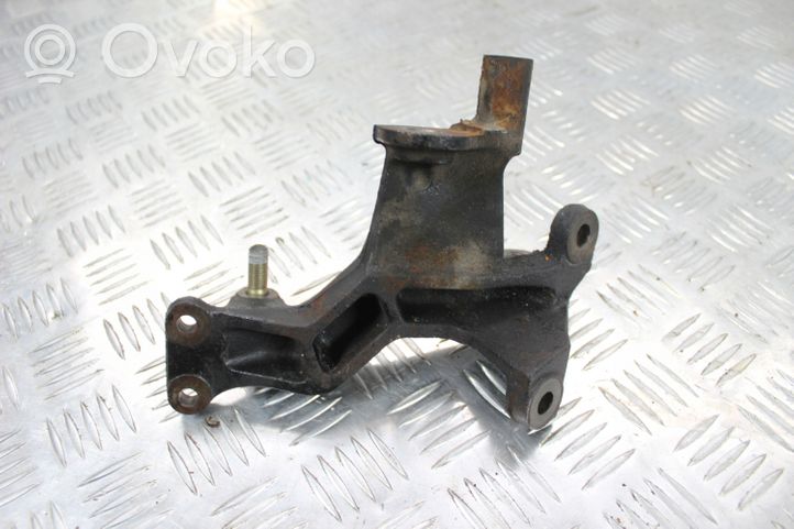 Mitsubishi 3000 GT Engine mounting bracket 